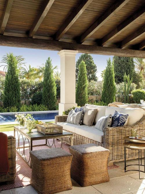 Летний дом с бассейном в окружении пальм в Марбелье. 08