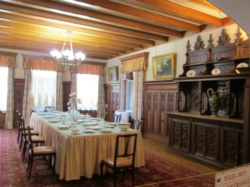 Артековцы массандровский дворец посетили. 01