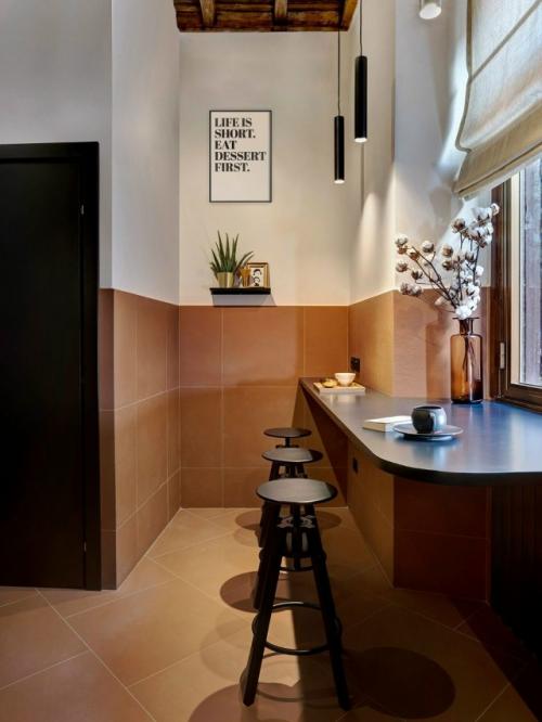 Яркая квартира у фонтана в Риме треви. 06