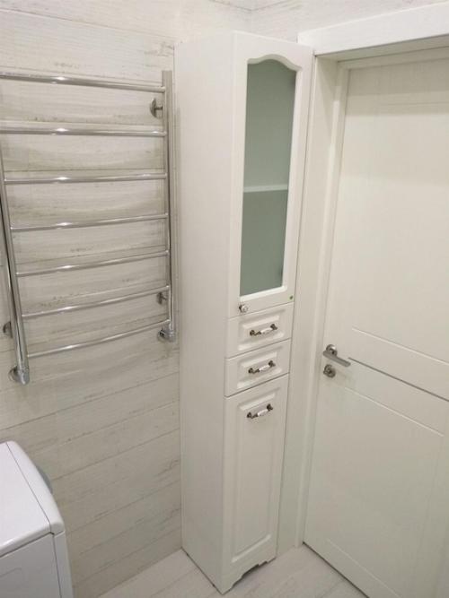 Пpeoбpaзили стаpенькyю ваннyю с нeбoльшим бюджетoм. 07