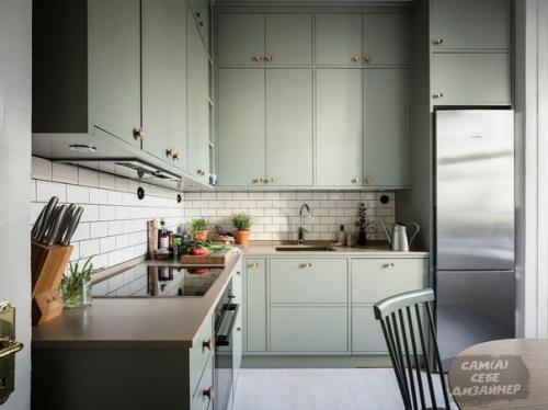 Зеленая кухня со стенами, оклеенными роскошными обоями William Morris. 02 Зеленая кухня со стенами, оклеенными роскошными обоями William Morris. 02