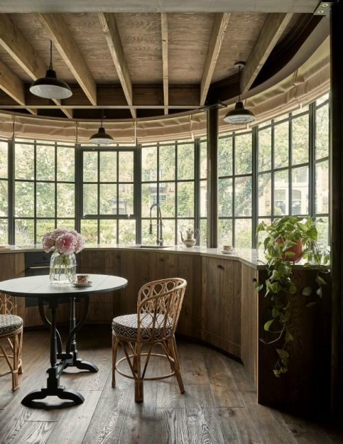 Гостиная в саду: домик, сливающийся с природой. 04