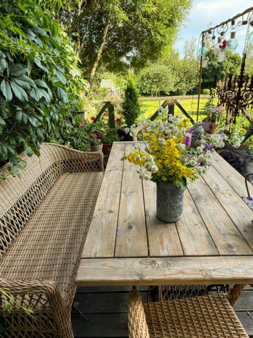 Как диван на своё место вписался. 02