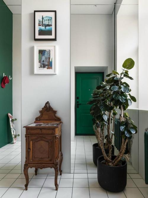 Квартира в Санкт-петербурге в доме XIX века объединила винтаж и современное искусство. 01