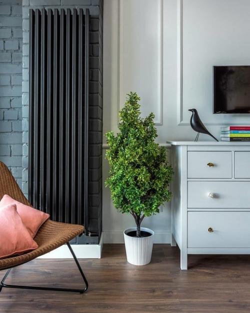 Необычное сочетание лофта и неоклассики, грубых материалов с нежными цветами. 02