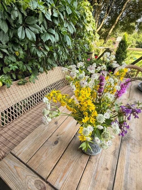 Как диван на своё место вписался. 04