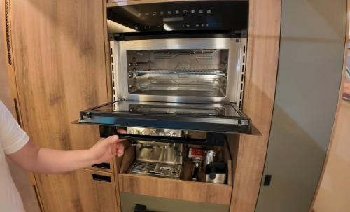 Роскошный внедорожный автодом Fennek 6X6 от Reimers Brothers Expedition оценен в $1, 86 млн. 01