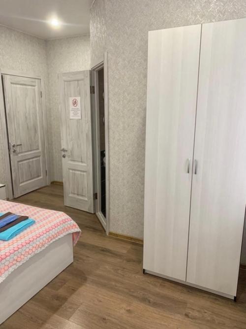 Реклама. Добро пожаловать в нашу гостиницу, где вы сможете сохранить тепло и уют домашней обстановки. 04