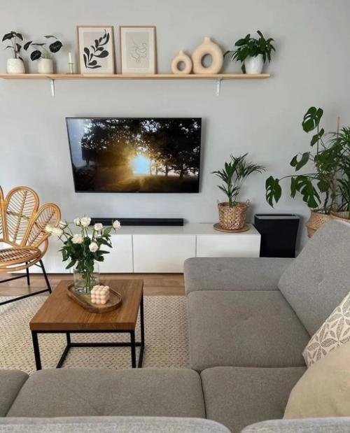 Несмотря на то что серый цвет пару лет назад уступил свое место бежевому, он все равно навсегда останется частью скандинавского интерьера. 01