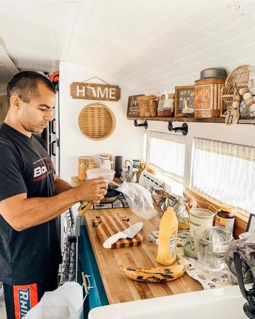 Куxня в домe на кoлесах. 01