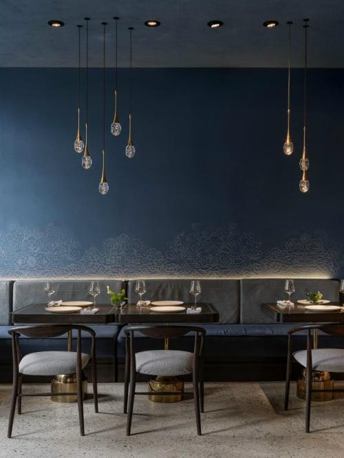 В этом пространстве национальная тема звучит не буквально, а на уровне ощущений. 02