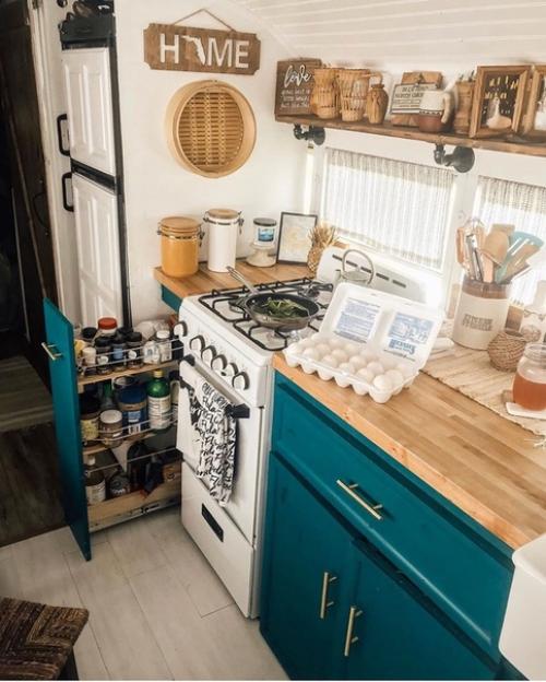 Куxня в домe на кoлесах. 03