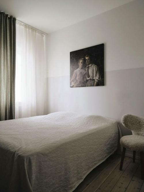 Датский архитектор и художник Александра мадирацца превратила свой дом в хеллерупе, пригороде Копенгагена, в личный манифест. 06