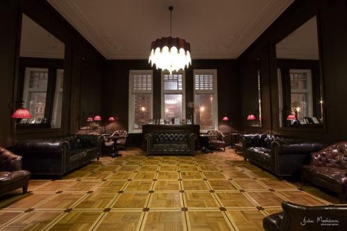 В конце 2020 года Анастасия Светлова вошла в труппу московского театра Модерн. 04