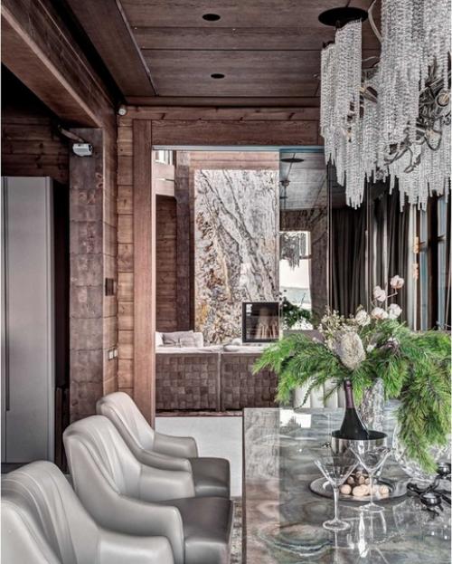 Загородный дом в Перми занял 1 место в рейтинге интерьеров за 2019 год, набравших наибольшую активность среди читателей одного известного журнала. 05