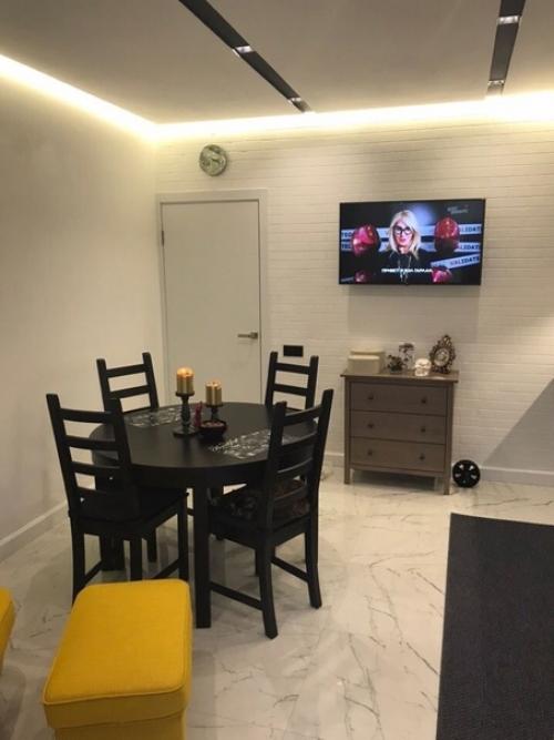 А вот и мoя пpoстoрнaя, стильная и крacивая кyхня. 03