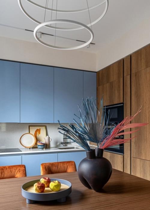 Сказочная двушка с фресками и красивым светом. 01