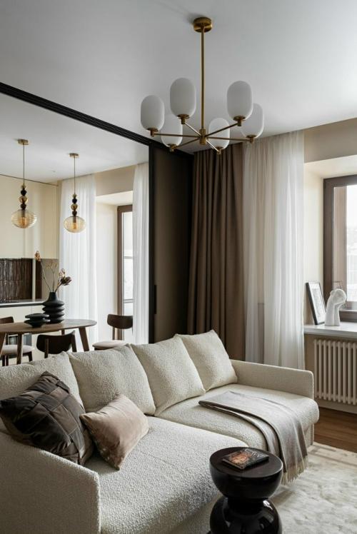 Тёплый интерьер для жизни в дороге.

