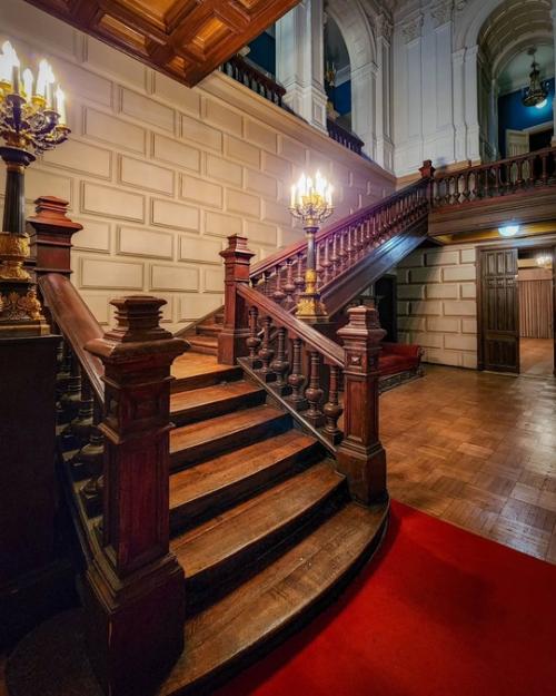 Роскошный московский особняк 19 века с оригинальным интерьером и относительно свободным доступом. 02 Роскошный московский особняк 19 века с оригинальным интерьером и относительно свободным доступом. 02