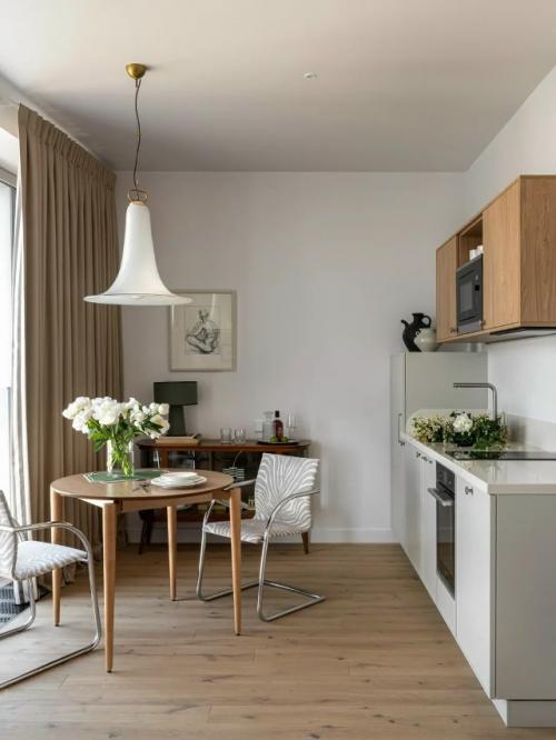 Лаконичный и универсальный интерьер квартиры. 

