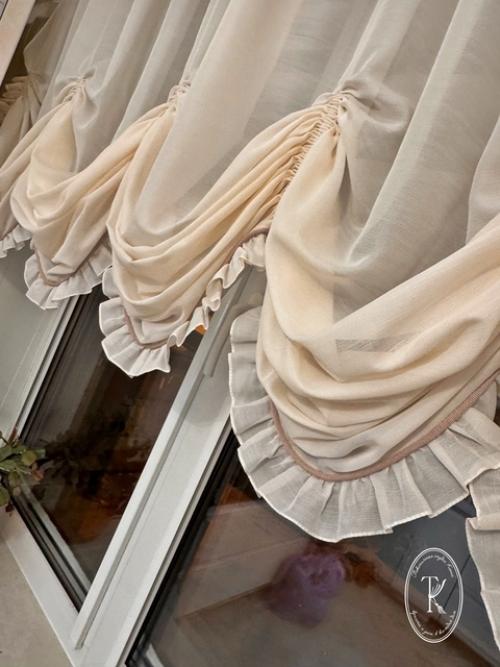 Ванильная кухня.  Именно такой я ее увидела, когда пришла на замер и подбор ткани. 04