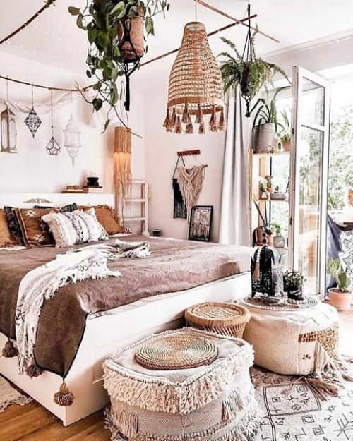 Бохо спальня. В последнее время этот стиль достаточно часто встречается в интерьерах блогеров. 03