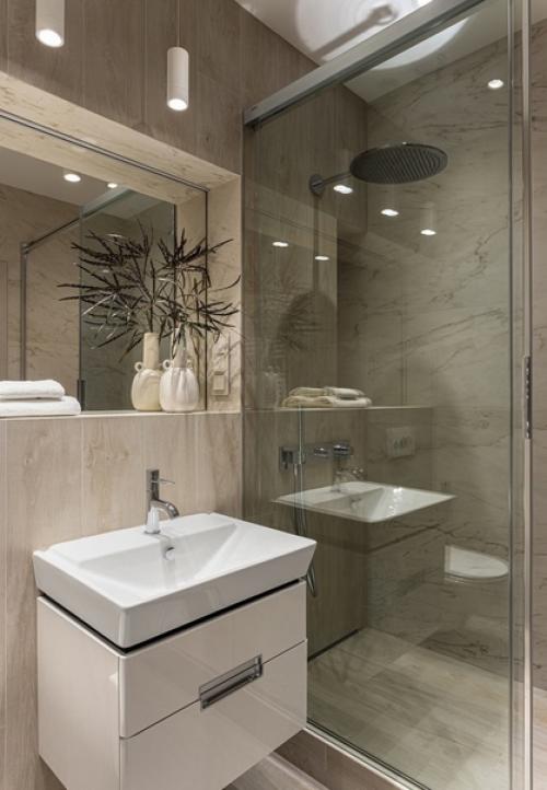 Сказочная двушка с фресками и красивым светом. 08