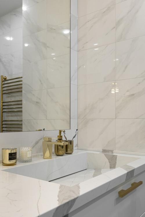 Очень красивый, современный интерьер раздельного санузла. 02