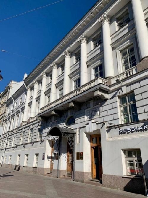 Живаяистория прогулкипогороду комуинтересно. 05