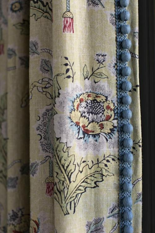 Таким образом, если хочется перемен в интерьере, но нет такой возможности, можно ограничиться заменой лишь самых заметных деталей. 07