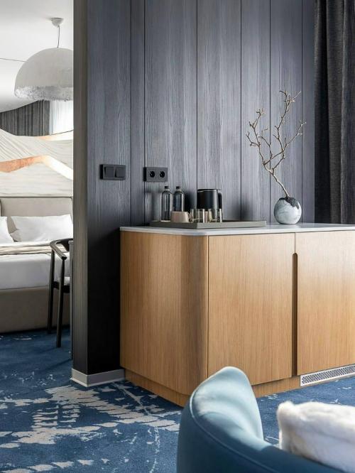 Этот отель в Хабаровске словно продолжает пейзаж за окном. 05