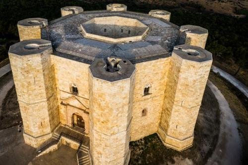 Castel_del_Monte Italia Castle. 03
