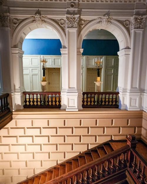 Роскошный московский особняк 19 века с оригинальным интерьером и относительно свободным доступом. 03 Роскошный московский особняк 19 века с оригинальным интерьером и относительно свободным доступом. 03