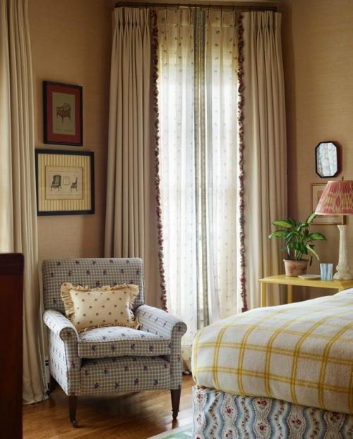 Таким образом, если хочется перемен в интерьере, но нет такой возможности, можно ограничиться заменой лишь самых заметных деталей. 05