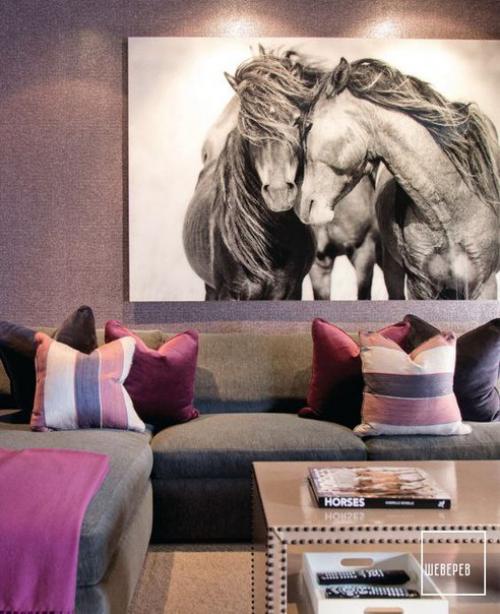 Изысканные фотообои в интерьере - идеальный вариант для квартиры или дома в классическом стиле, например. 04