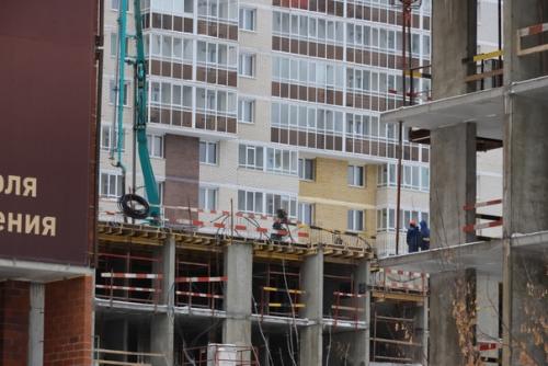 В центре города продолжается строительство жилого комплекса Victory Park. 05