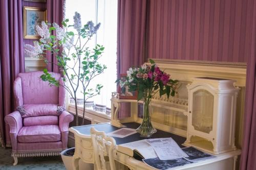 Сирень в александровском дворце. 02