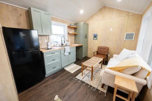 В США продают уникальный дом на колесах сразу с двумя Квартирами внутри. 02