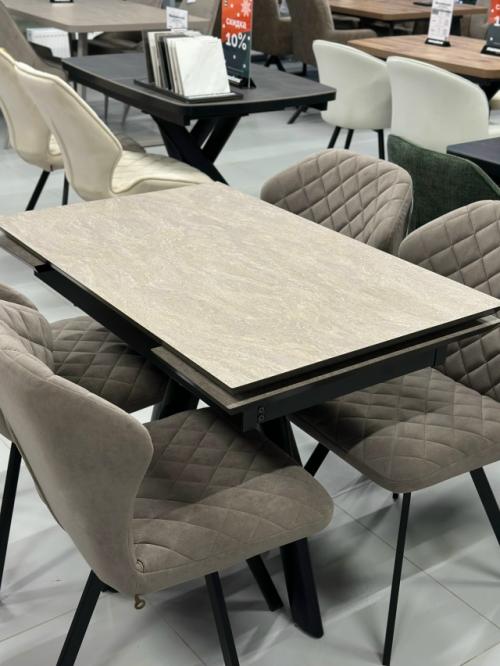 Компактный, стильный, практичный - это вы про стол Jack? 

