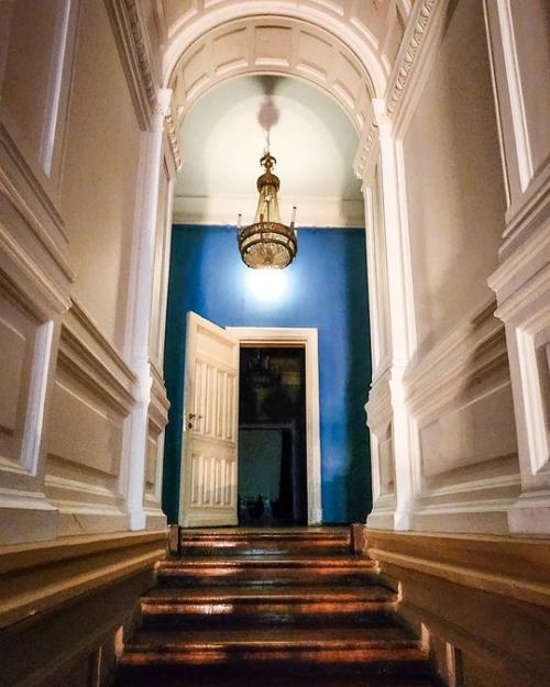 Роскошный московский особняк 19 века с оригинальным интерьером и относительно свободным доступом. 06 Роскошный московский особняк 19 века с оригинальным интерьером и относительно свободным доступом. 06