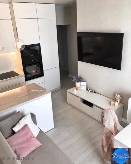 В небольшой квартире решили своими силами сделать ремонт. 02