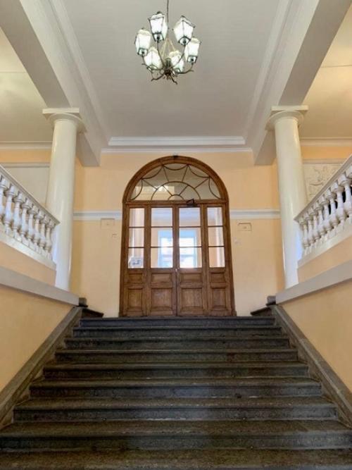 Живаяистория прогулкипогороду комуинтересно. 04