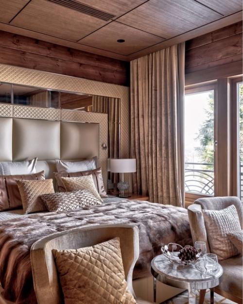 Загородный дом в Перми занял 1 место в рейтинге интерьеров за 2019 год, набравших наибольшую активность среди читателей одного известного журнала. 02