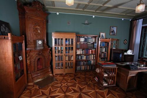 Эта квартира - музей Г. М. Кржижановского (Москва, ул. садовническая, д. 30, стр. 02