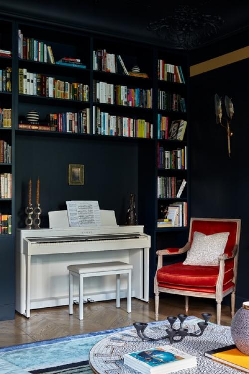 Дизайнер Алиса шабельникова создала интерьер, вдохновленный красочной архитектурой Амстердама. 01