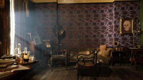 Как поменялись известные нам декорации квартиры на Бейкер - стрит: 05