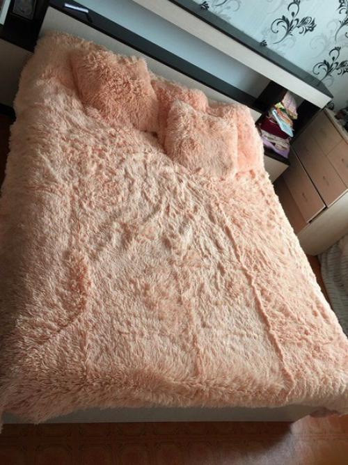 440 грн \шикарное, нежное, очень приятное покрывало из искусственного меха украсит и придаст очарование и креативность вашей спальне или гостинной. 07