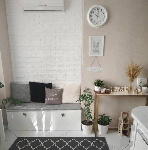 Интерьер в светлых тонах. 01