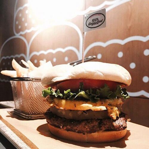 А - а - а - а - а, мы теряем Макдоналдс! 05