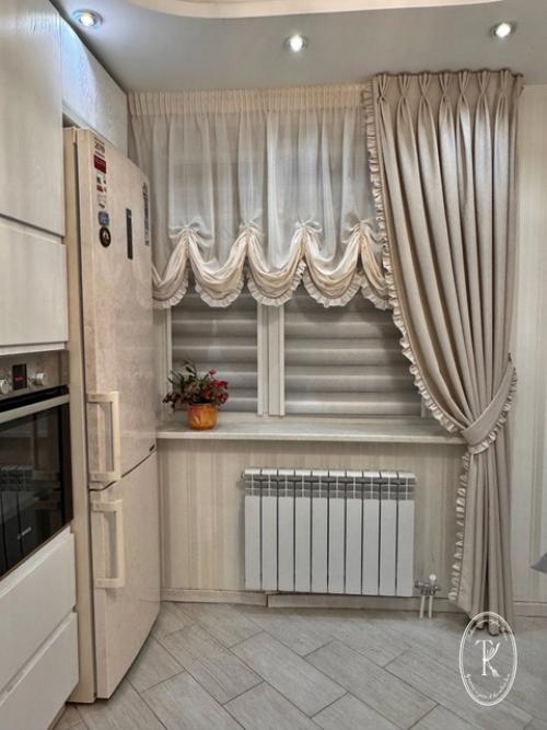 Ванильная кухня.  Именно такой я ее увидела, когда пришла на замер и подбор ткани. 02